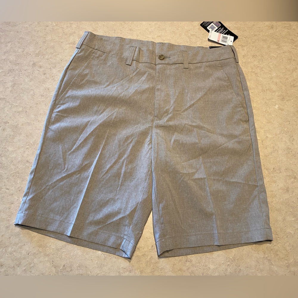 PGA Tour men’s golf shorts NEW khaki heather size 32